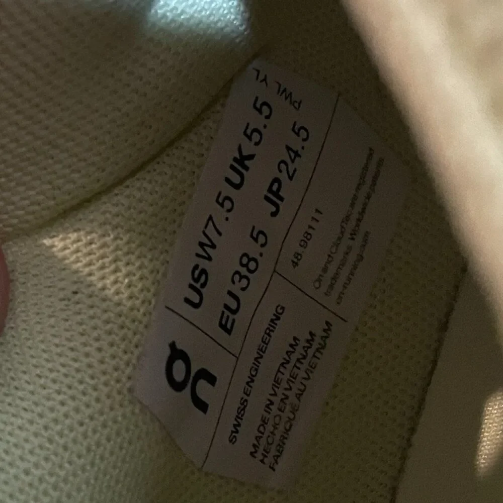 On Running Women's Size 7.5 The Roger Clubhouse Trainers Sneakers Bright Yellow - Picture 5 of 13